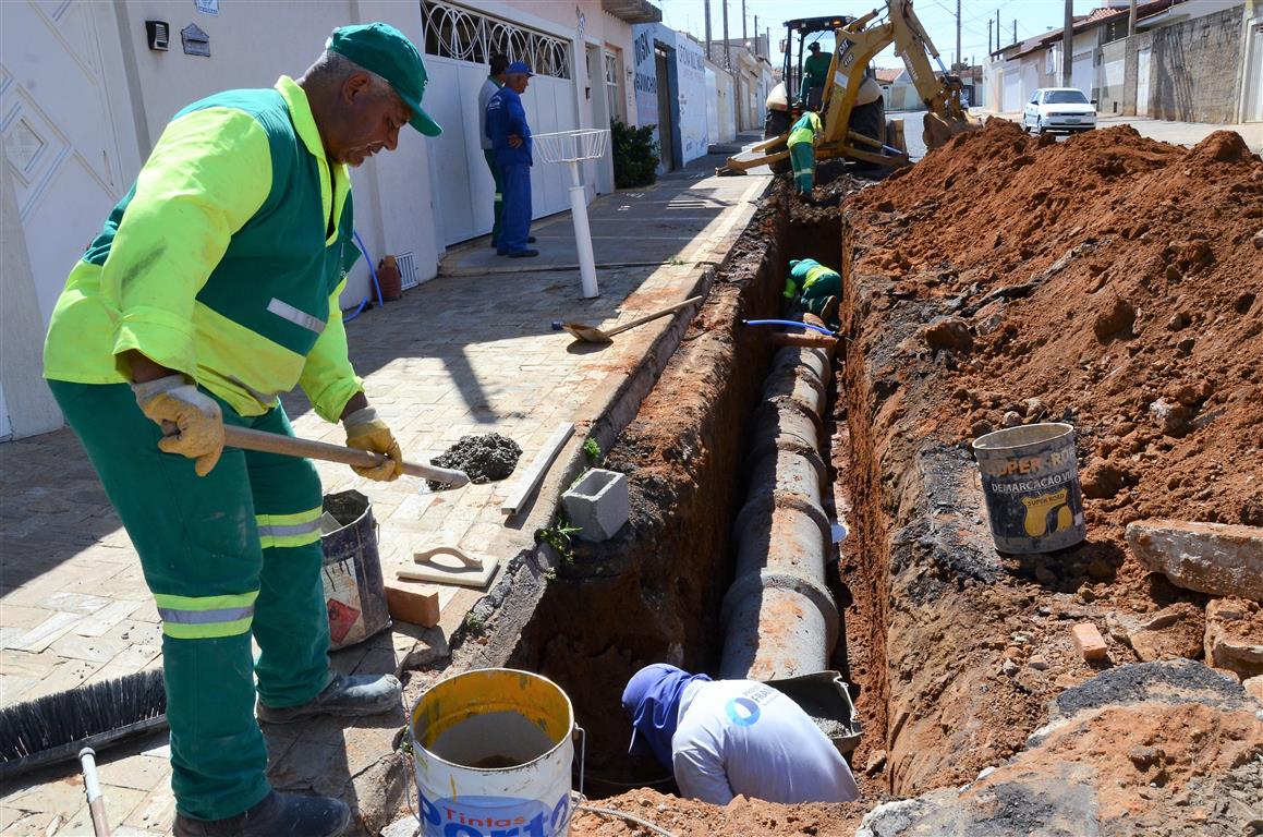 Rua do Jardim Brasilândia recebe novas bocas de lobo