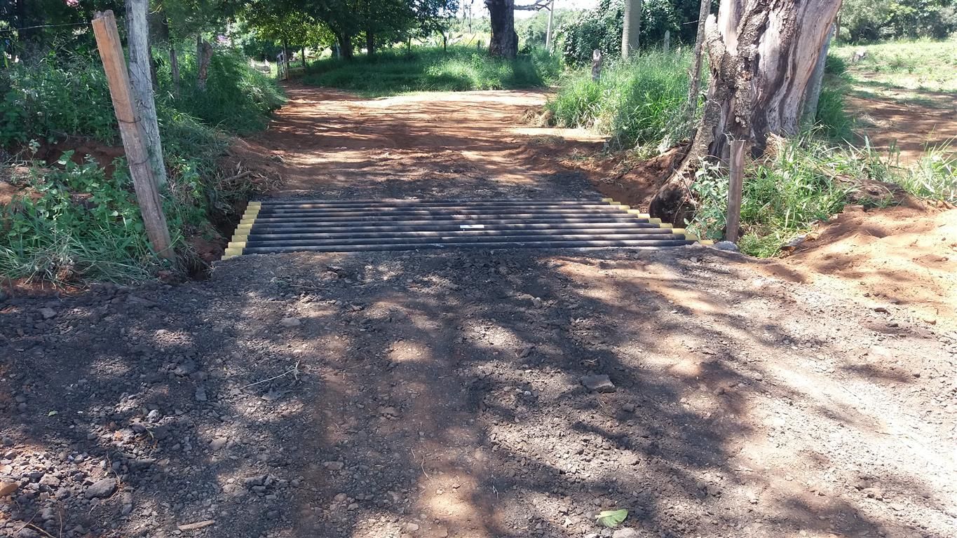 Prefeitura melhora condições das vias rurais do município