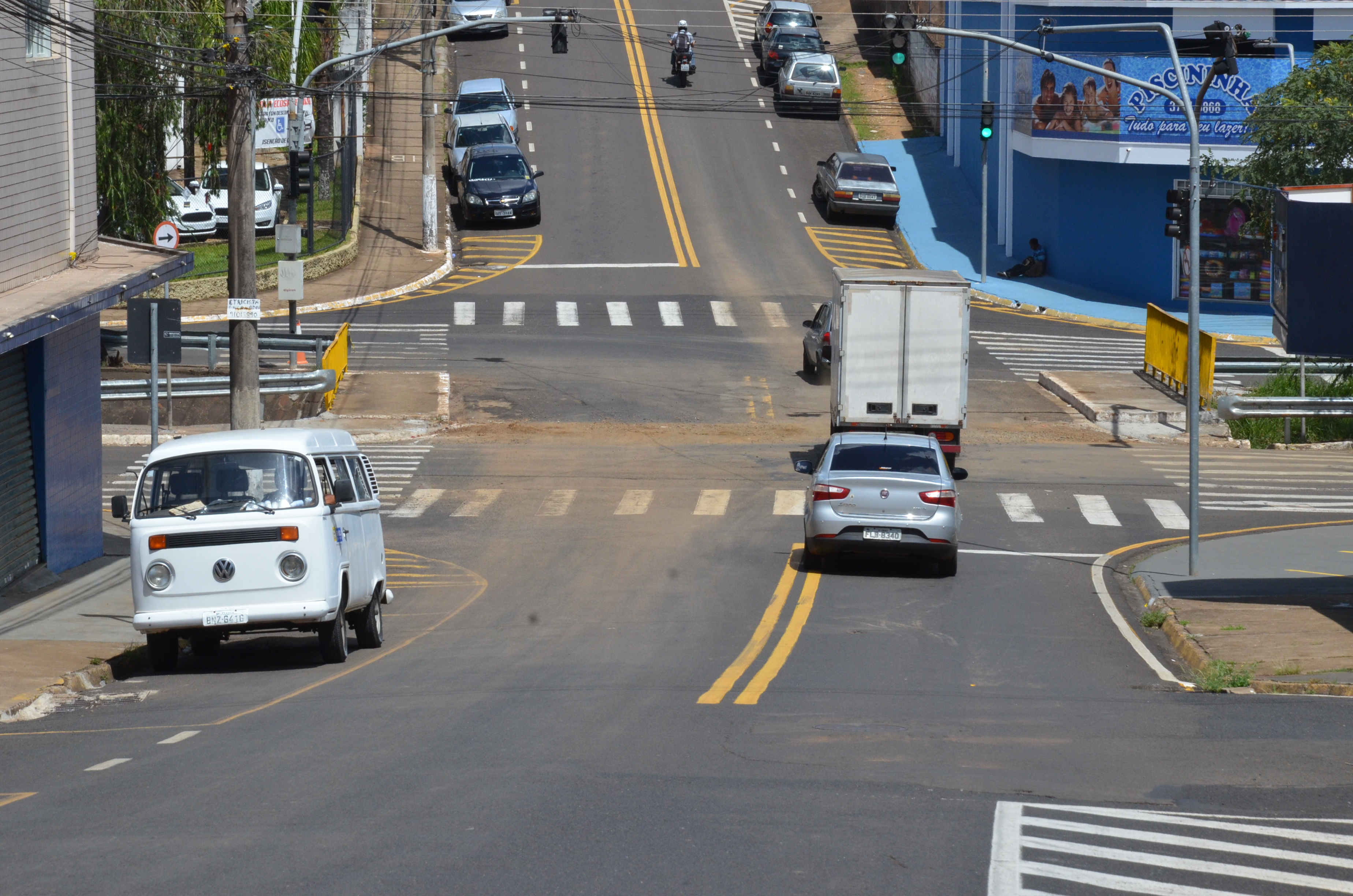 Ponte é liberada na rua Distrito Federal
