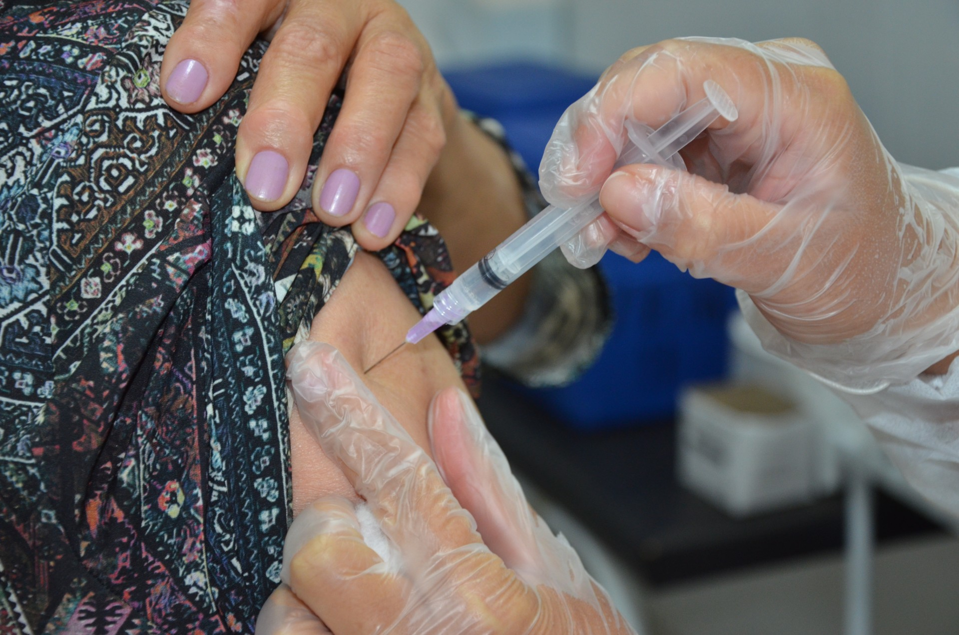 Pessoas com 60 anos ou mais devem tomar nova dose da Bivalente