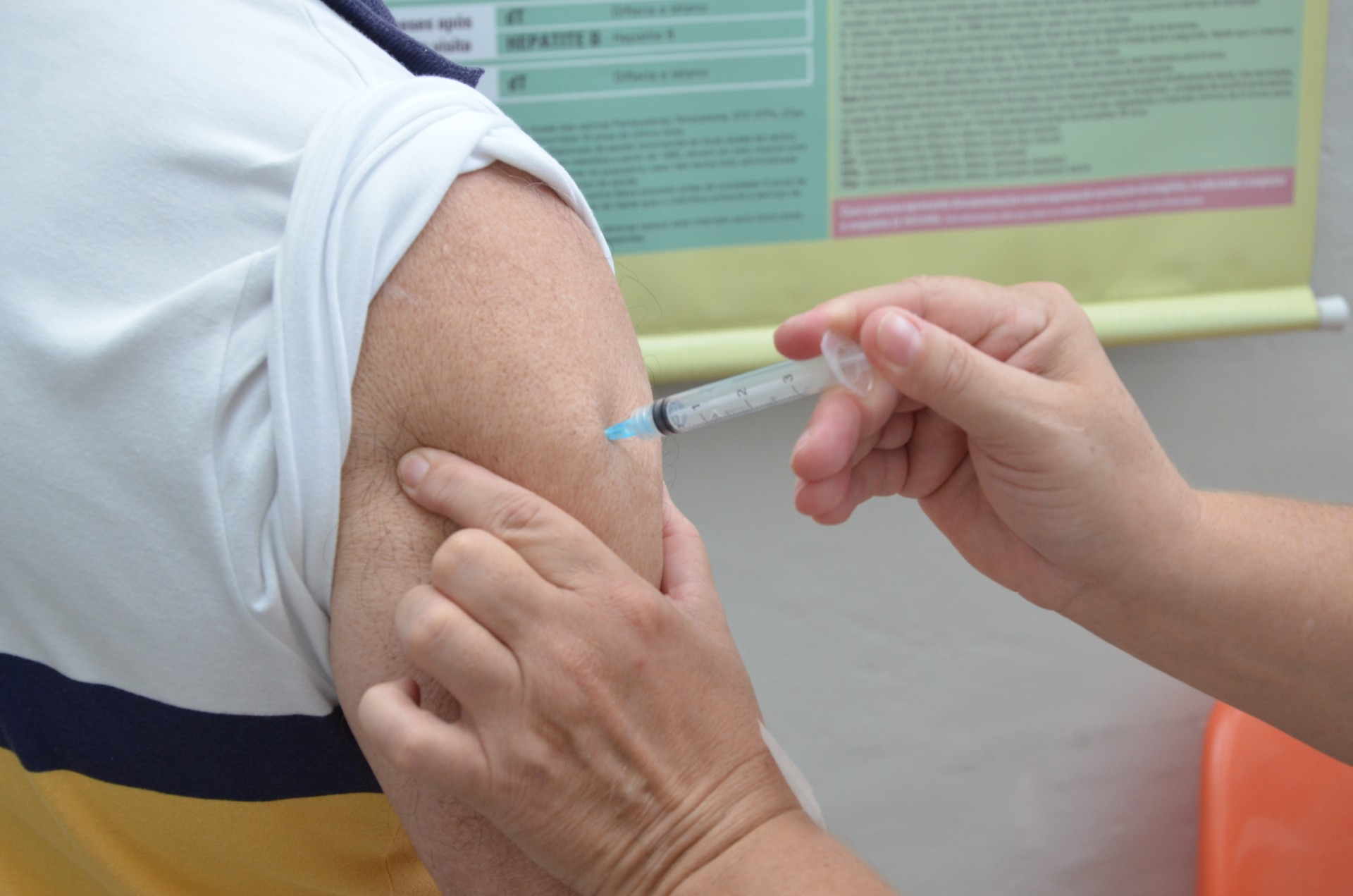 Saúde imuniza cerca de 8 mil pessoas contra Influenza