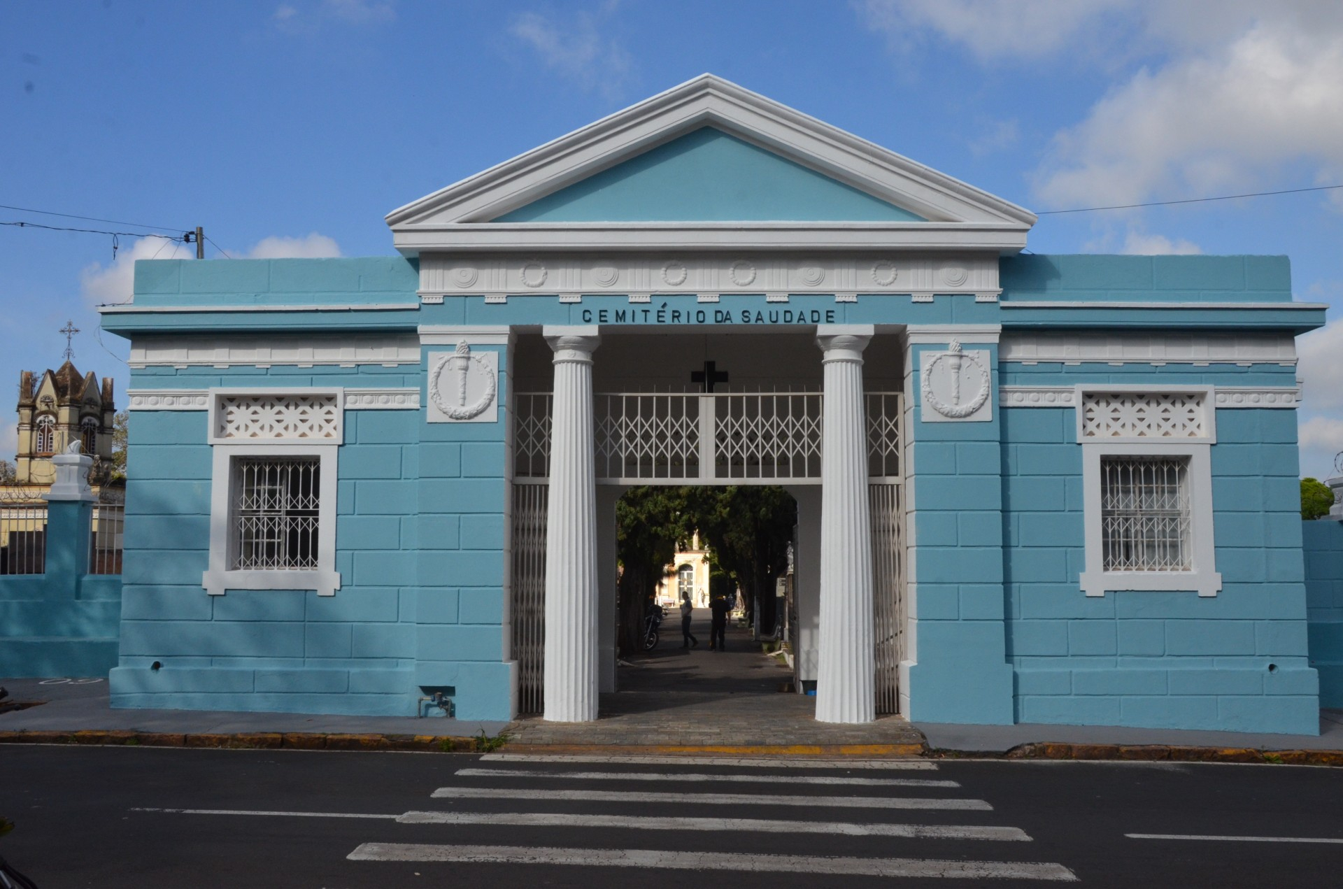 Vigilância publica edital para venda de flores no Dia de Finados