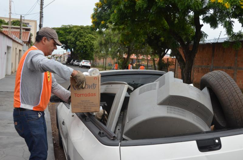 Vigilância Ambiental faz Arrastão da Dengue na Vila Imperador